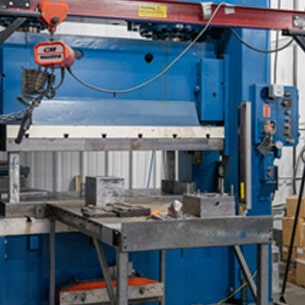 300 ton press machine