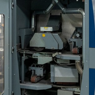 Autodeburring machine